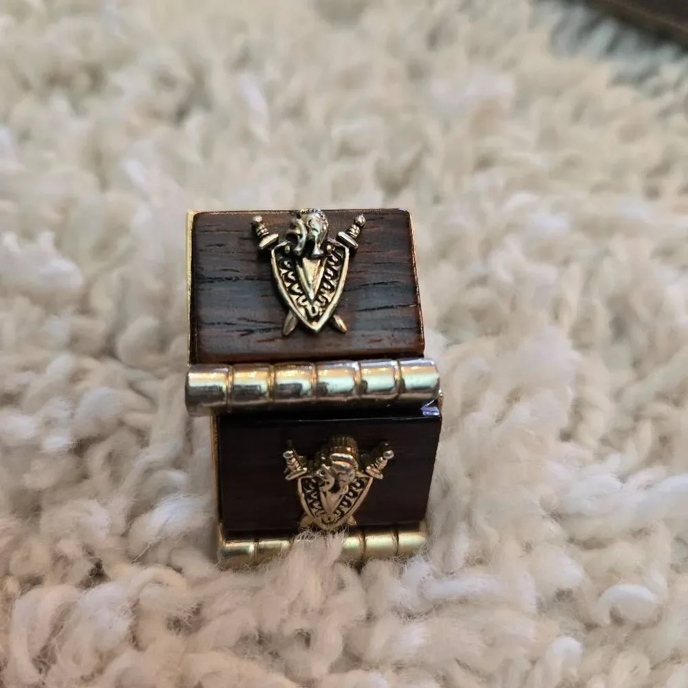 Vintage 1970s Sword & Shield Cuff Links Wood look Gold Tone